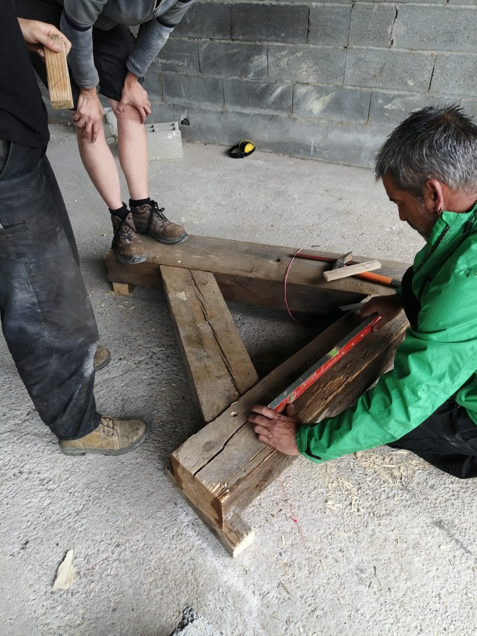 DALO exemple de piquage sur du bois de réemploi