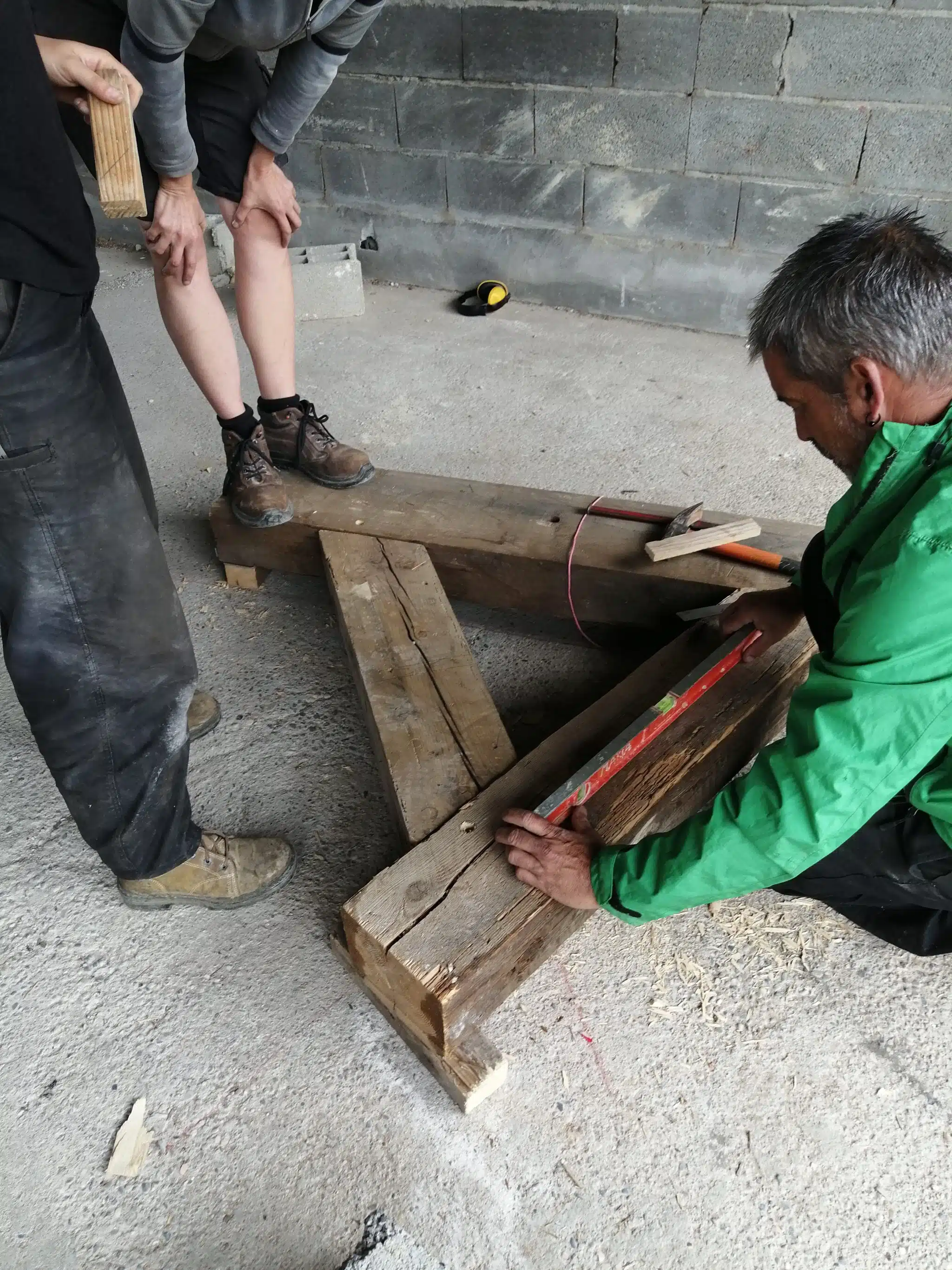 DALO exemple de piquage sur du bois de réemploi